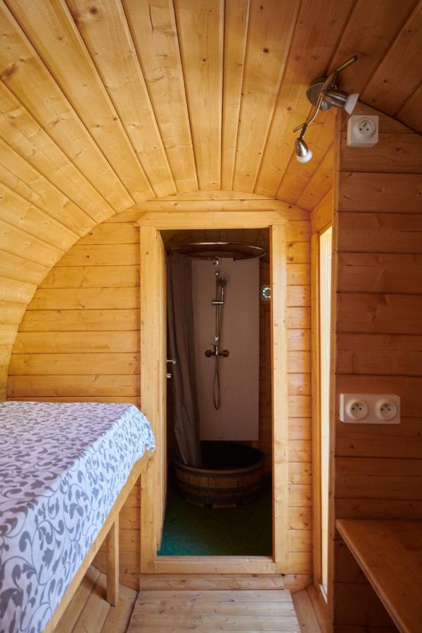 Les Tonneaux Bourguignons Du Carre Saint Pierre Hotel Marey-les-Fussey Exterior foto